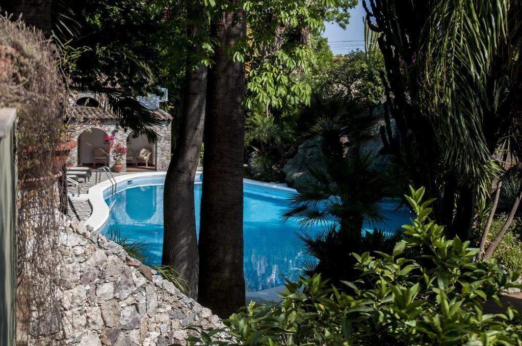 B&B La Villa Giardini Naxos Kültér fotó